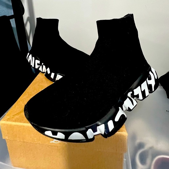 Balenciaga runnin sneakers lightly used - Picture 1 of 2